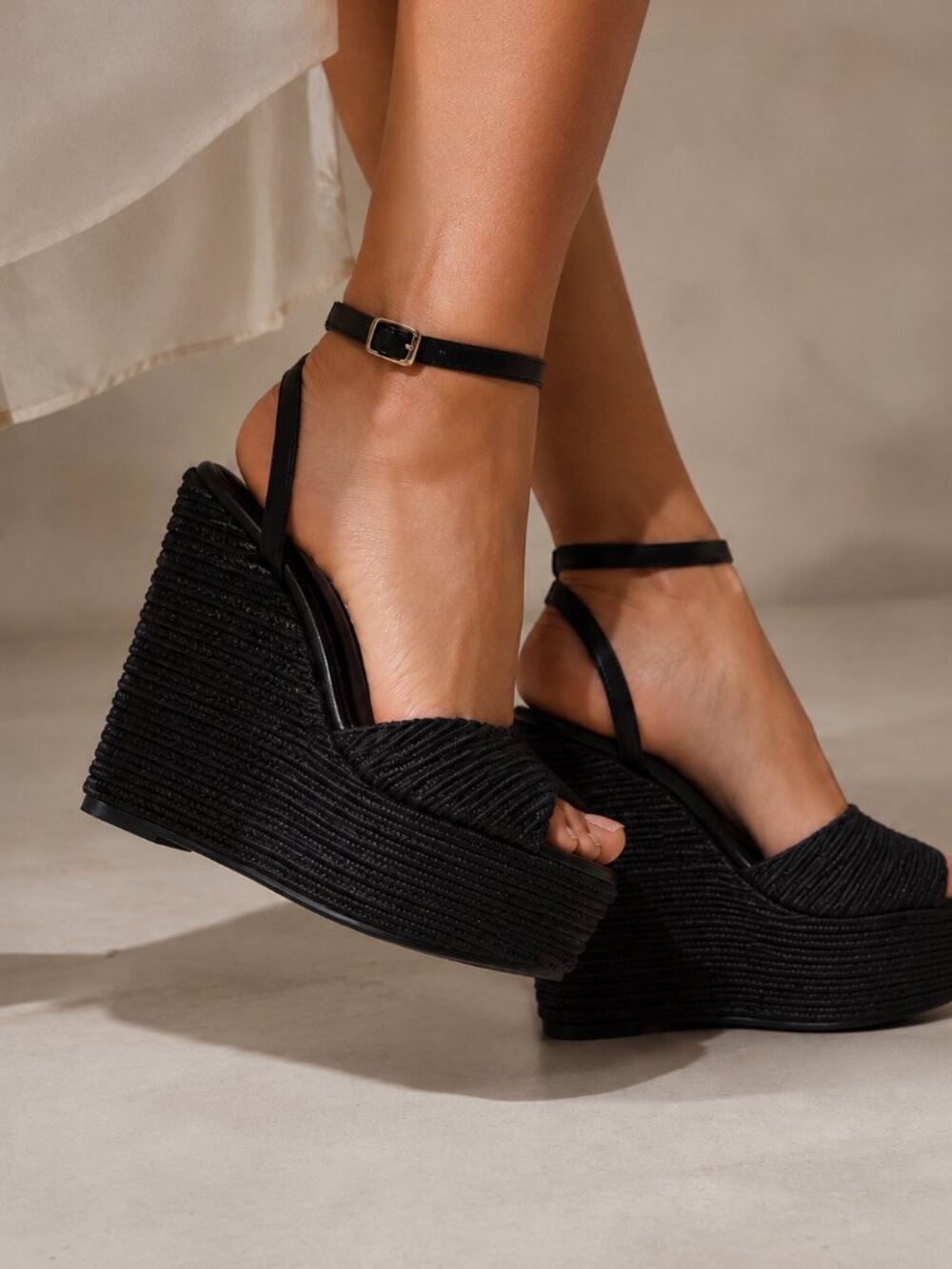 NWOB Steve Madden Wanona Raffia Wedge Sandals Sz 10M Black